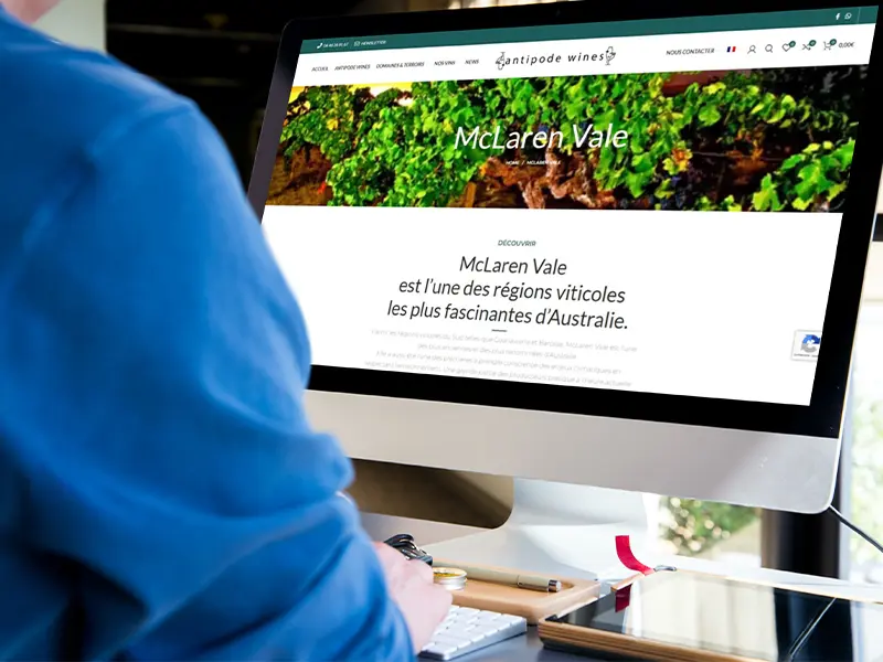 La rédaction web consiste à écrire des contenus en ligne, respectant les contraintes de lecture des internautes et de référencement naturel pour les moteurs de recherche